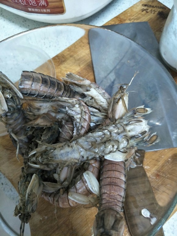 色泽鲜亮的香辣皮皮虾