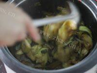 美味的辣椒炒茄子做法图解9)