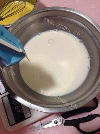 自制焦糖炼乳布丁做法图解5)