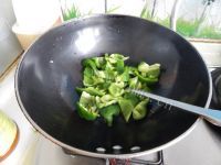 喷香菜椒炒鱼片做法图解8)