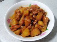 常吃不腻的土豆烧肉