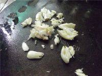 自制腊肉炒荷兰豆做法图解3)