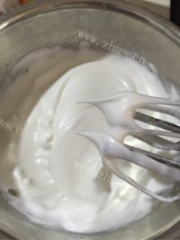 自制千叶纹蛋糕卷做法图解3)