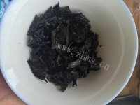 美味的西红柿紫菜汤做法图解2)