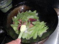 家常菜西芹炒腊肉做法图解10)
