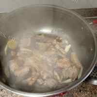 家常菜排骨炖芸豆做法图解6)