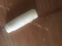 诱人的豆沙菊花酥做法图解10)