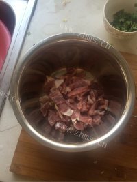 色香味浓的水煮肉片做法图解1)