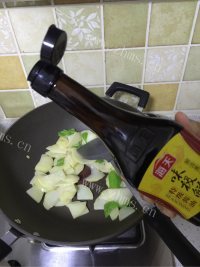 色香味俱全的青椒土豆片做法图解5)