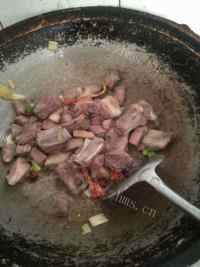 午餐红烧排骨豆腐皮做法图解5)