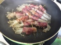 美味的培根金针菇卷做法图解6)
