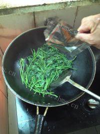 家常菜清炒红薯叶