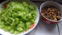家常莴笋儿菜肉做法图解1)