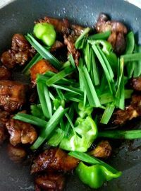 好吃的秘汁干煸鸭腿做法图解8)