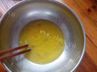 美味的韭菜鸡蛋煎饺做法图解4)