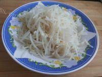 凉拌绿豆芽做法图解3)