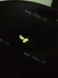 家常烧肉炒芹菜做法图解8)