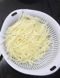 脆脆的的酸溜土豆丝做法图解1)