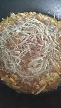 特色美食酸菜粉条做法图解8)