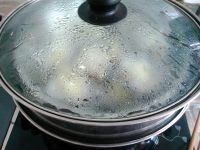美味的蒜蓉粉丝蒸带子
