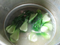 美味的白芸豆青菜龙骨汤做法图解9)
