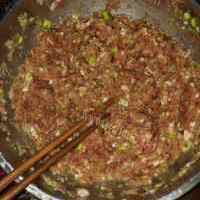 简单易制作的芹菜猪肉馅水饺的做法图解四