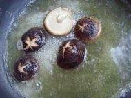 浇汁香菇青菜做法图解3)
