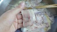 美味的洋葱辣炒小肠做法图解1)