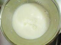 自制草莓戚风蛋糕做法图解8)