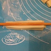 家庭版油条做法图解10)