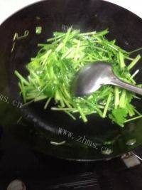 香脆的炒芹菜做法图解3)