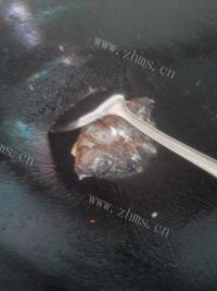 滋补的鱼头汤做法图解2)