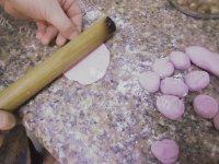 自制紫薯饺子做法图解2)