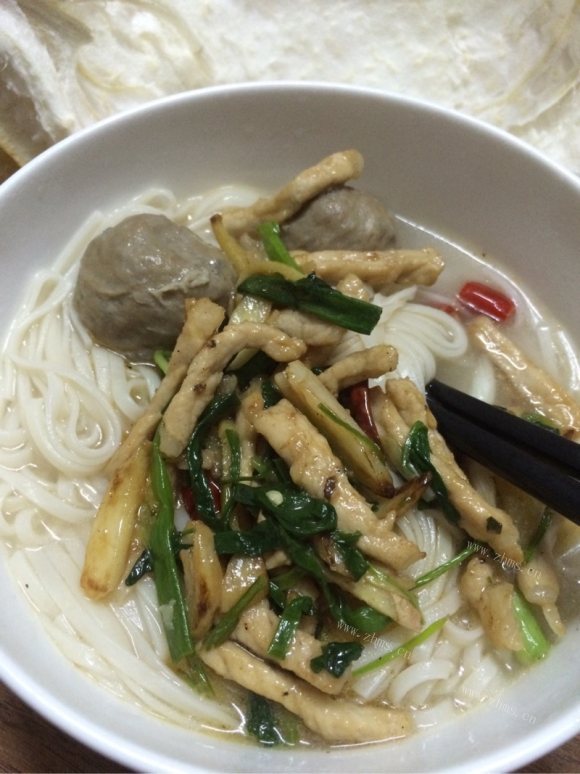 回味无穷的肉丝面