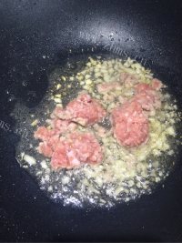 美味的番茄肉酱意大利面做法图解6)