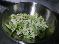 家常菜炒菜花做法图解3)
