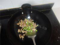 不错的豆皮炒瘦肉做法图解3)