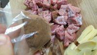 很有食欲的番茄牛肉面做法图解4)