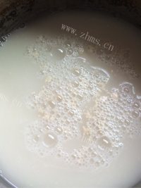 自制紫薯花卷做法图解3)