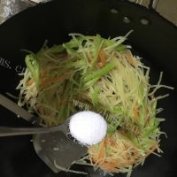 好吃的青椒土豆丝做法图解4)