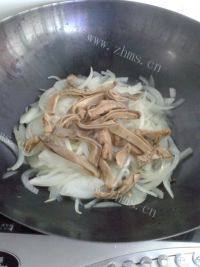 家常菜洋葱炒猪肚做法图解6)