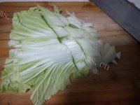 家常白菜炖丸子做法图解3)