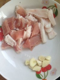 家常菜肉炒豇豆做法图解2)