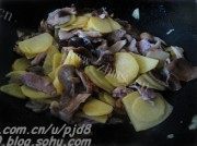 家常菜榛蘑土豆片