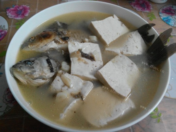 回味无穷的鲫鱼豆腐汤