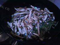 卖相不错的香芹炒豆干做法图解8)