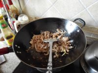 美味佳肴般的爆炒鱿鱼做法图解9)