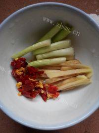 家常菜酸菜鱼做法图解1)