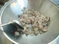 家常菜木耳炒肉片做法图解3)