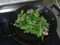 清热的苦瓜炒肉做法图解4)